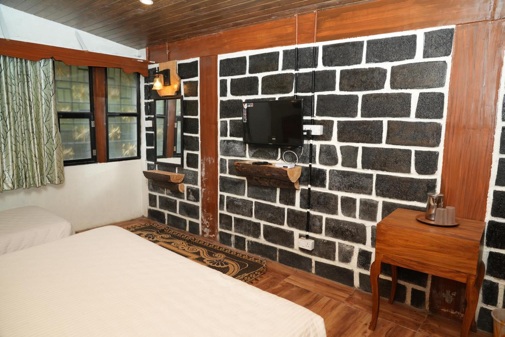 Vetrivel International By Brown Tree Resorts コダイカナル エクステリア 写真