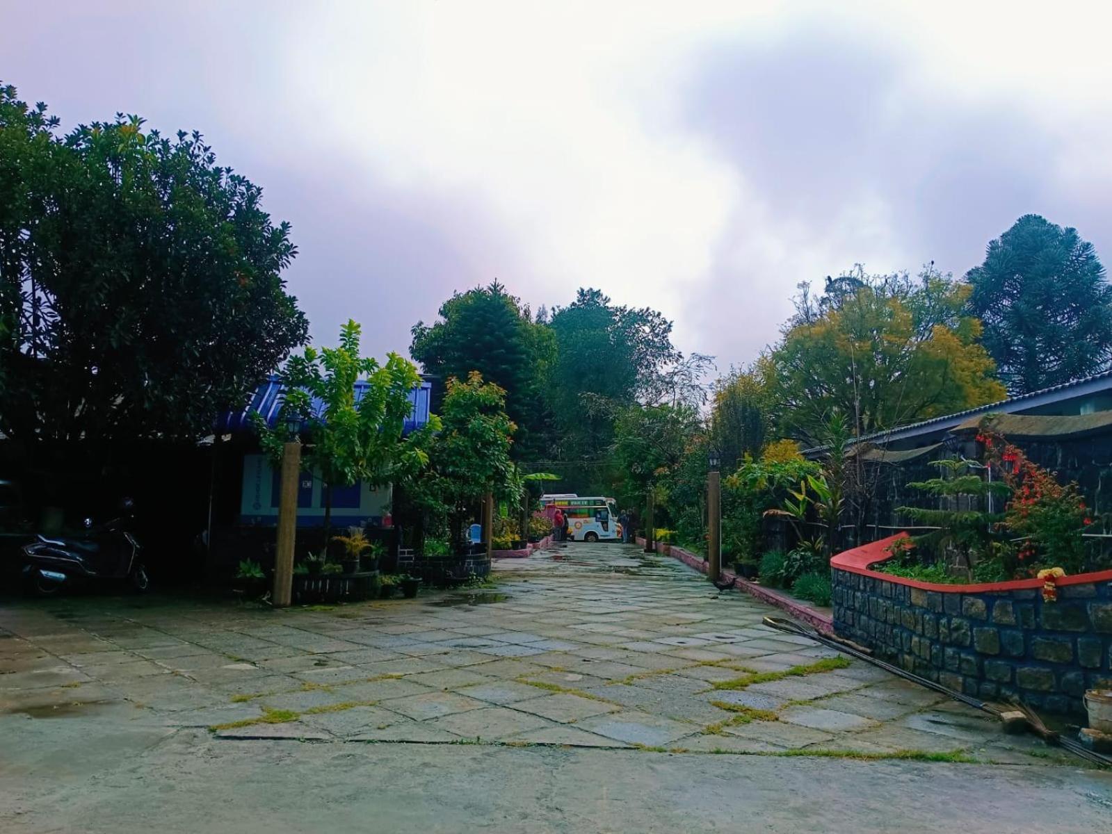 Vetrivel International By Brown Tree Resorts コダイカナル エクステリア 写真